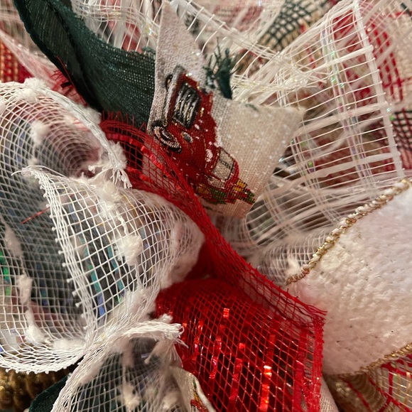 CHRISTMAS WREATH - RED truck Christmas Trees. Moss Buffalo Plaid, Hunter Green+ - Picture 6 of 11